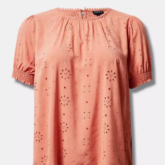 Torrid Abbey Challis Eyelet Back Cutout Top Apricot Short Sleeve Rayon (Size 3) - Picture 1 of 12